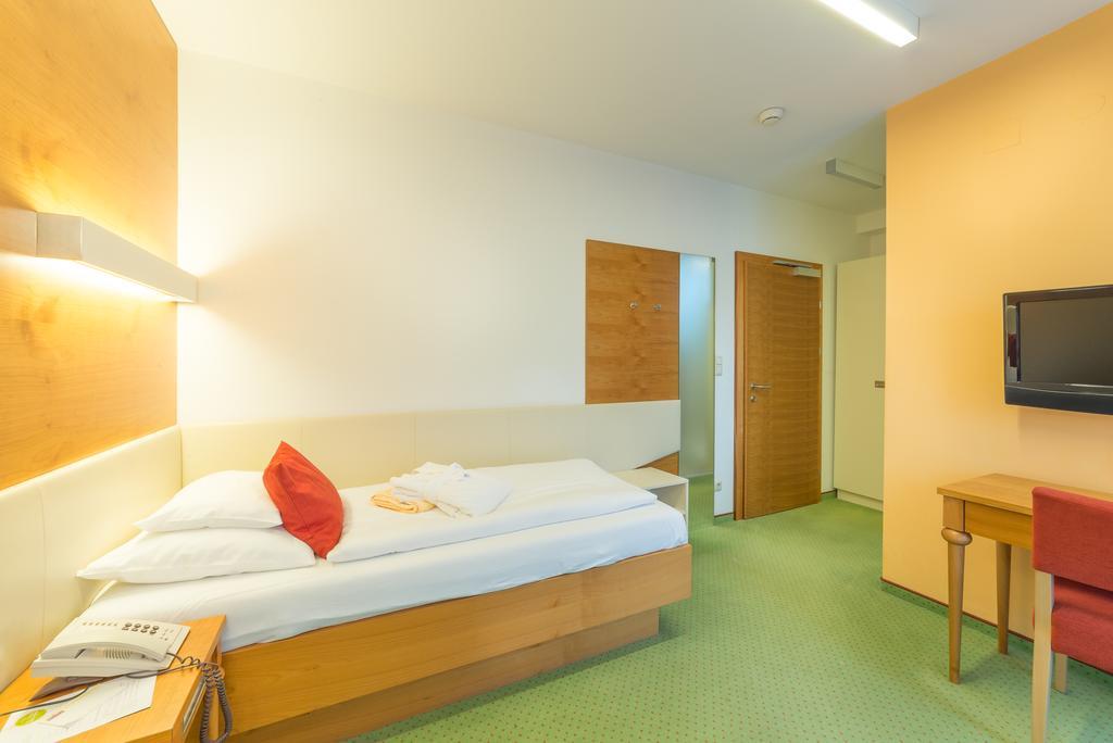 Vitalzeit Hotel Weber Bad Schönau Buitenkant foto